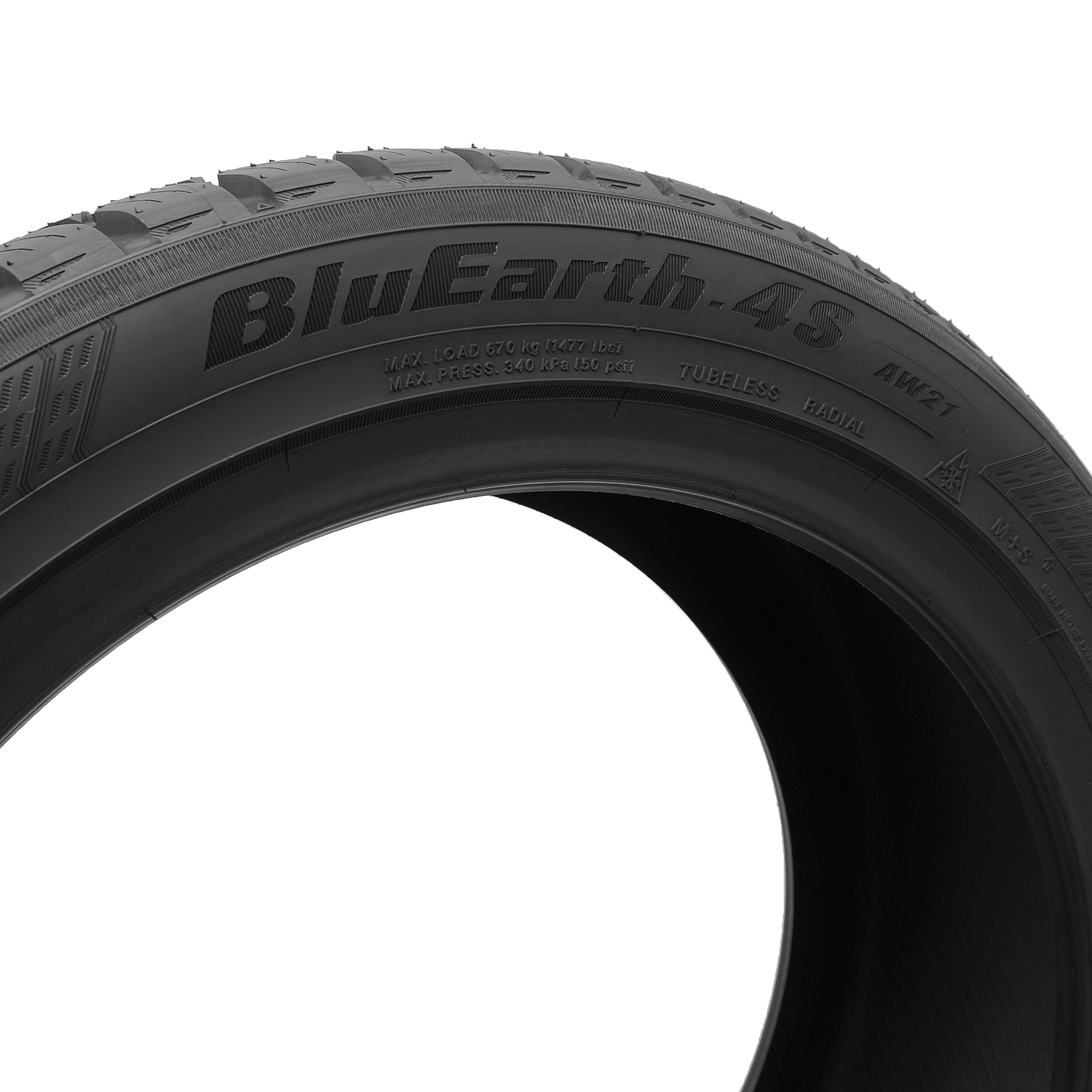 Galeria_Yokohama_Yokohama BluEarth-4S AW21_4